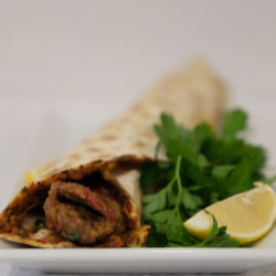 Menü 42 lahmacun adana kebap