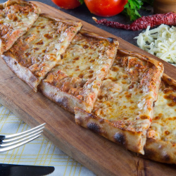 Menü 54 kiymali kasarli pide